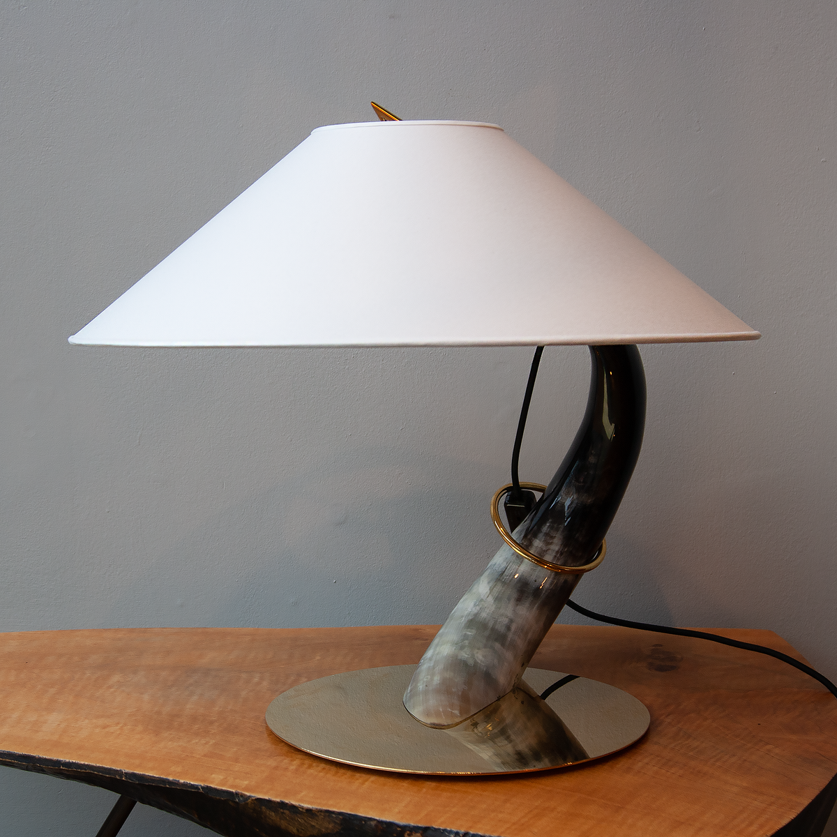 Horn table lamp deals