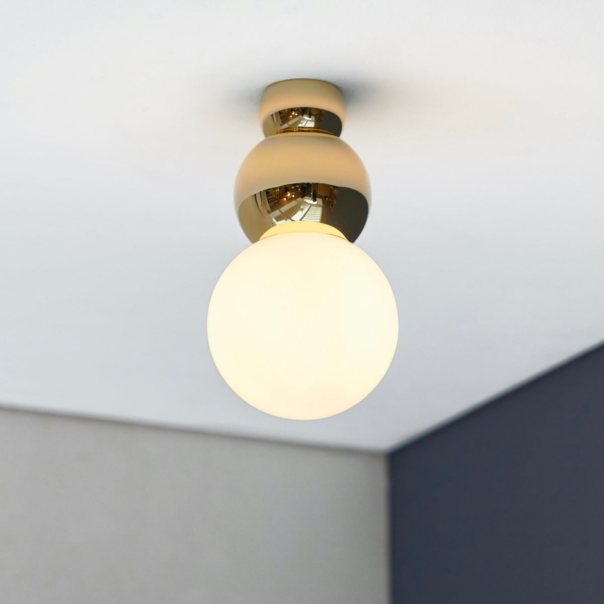 Ball Light Large Ceiling Mounted / Michael Anastassiades