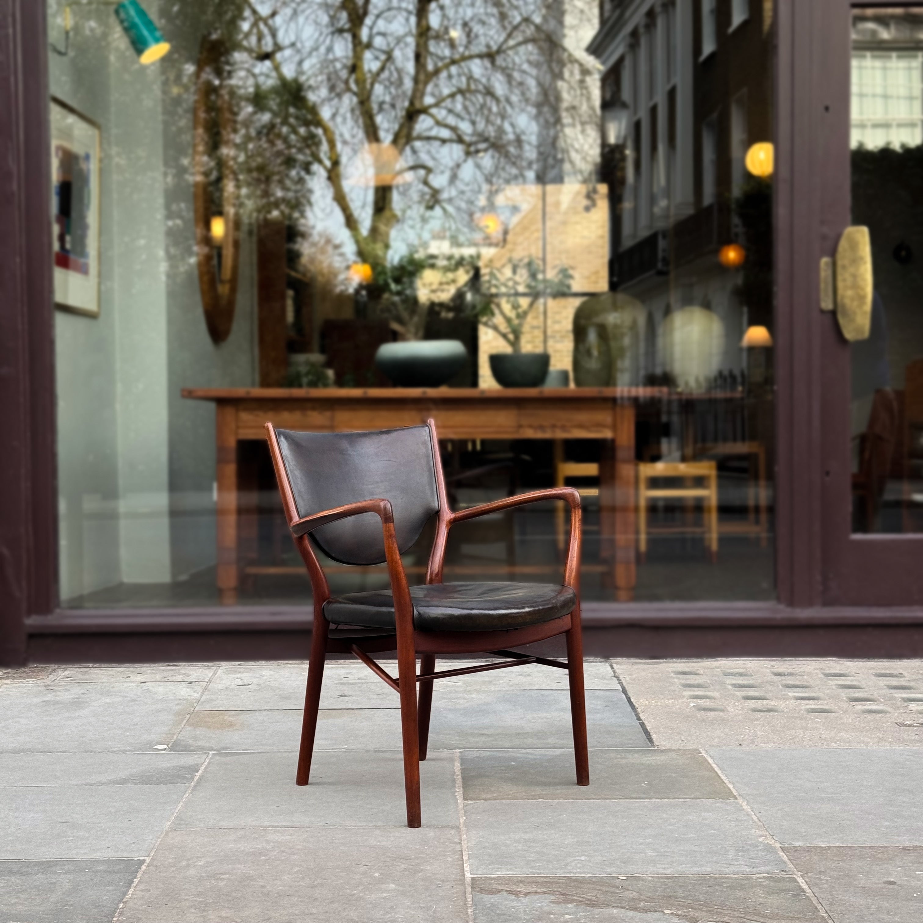 NV46 Finn Juhl Finn Juhl – Sigmar London