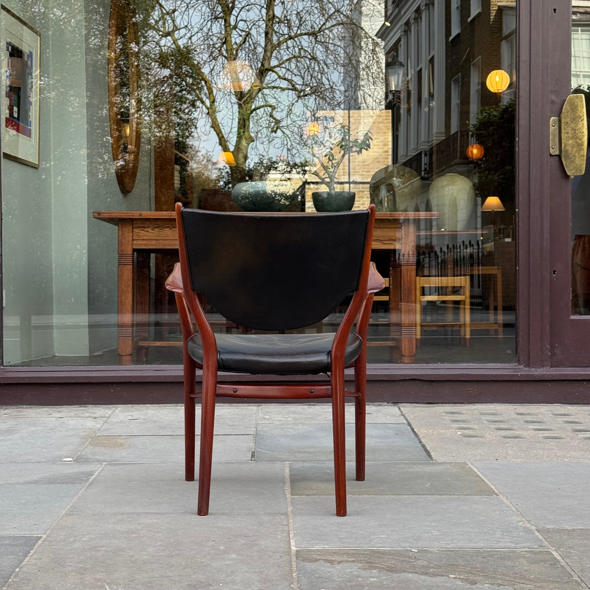 NV46 Finn Juhl Finn Juhl – Sigmar London