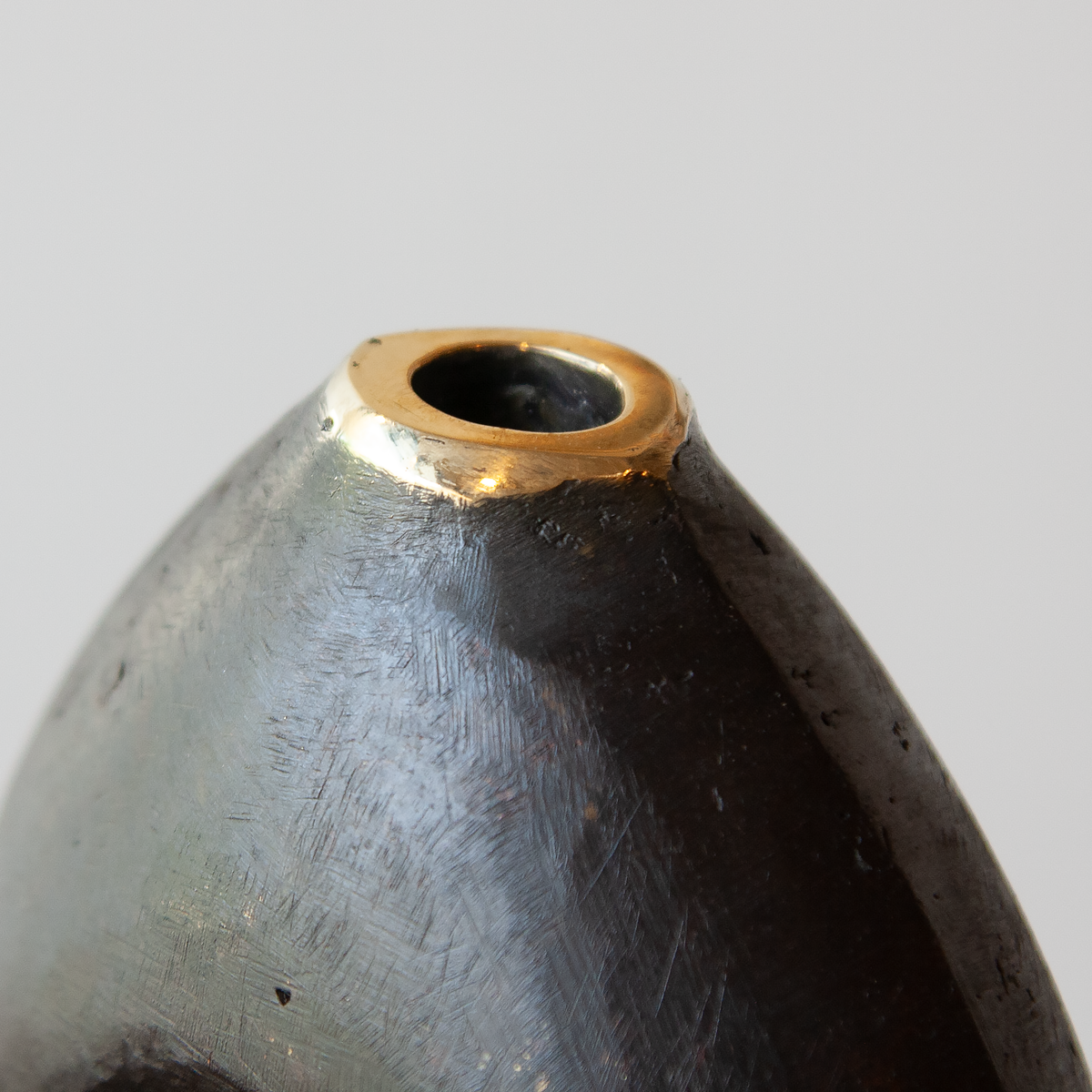 See-Through Vase #3787 by Werkstätte Carl Auböck, a sculptural solid brass object showcasing the workshop’s signature modernist design. This elegantly crafted piece blends functionality with artistic form, embodying Auböck’s timeless aesthetic.
