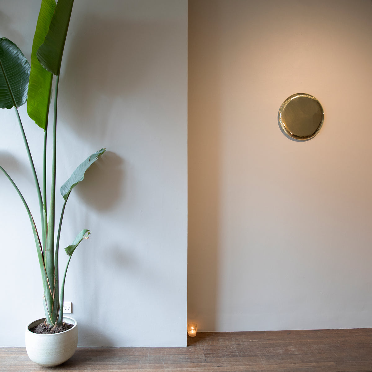 Beauty Mirror / Michael Anastassiades