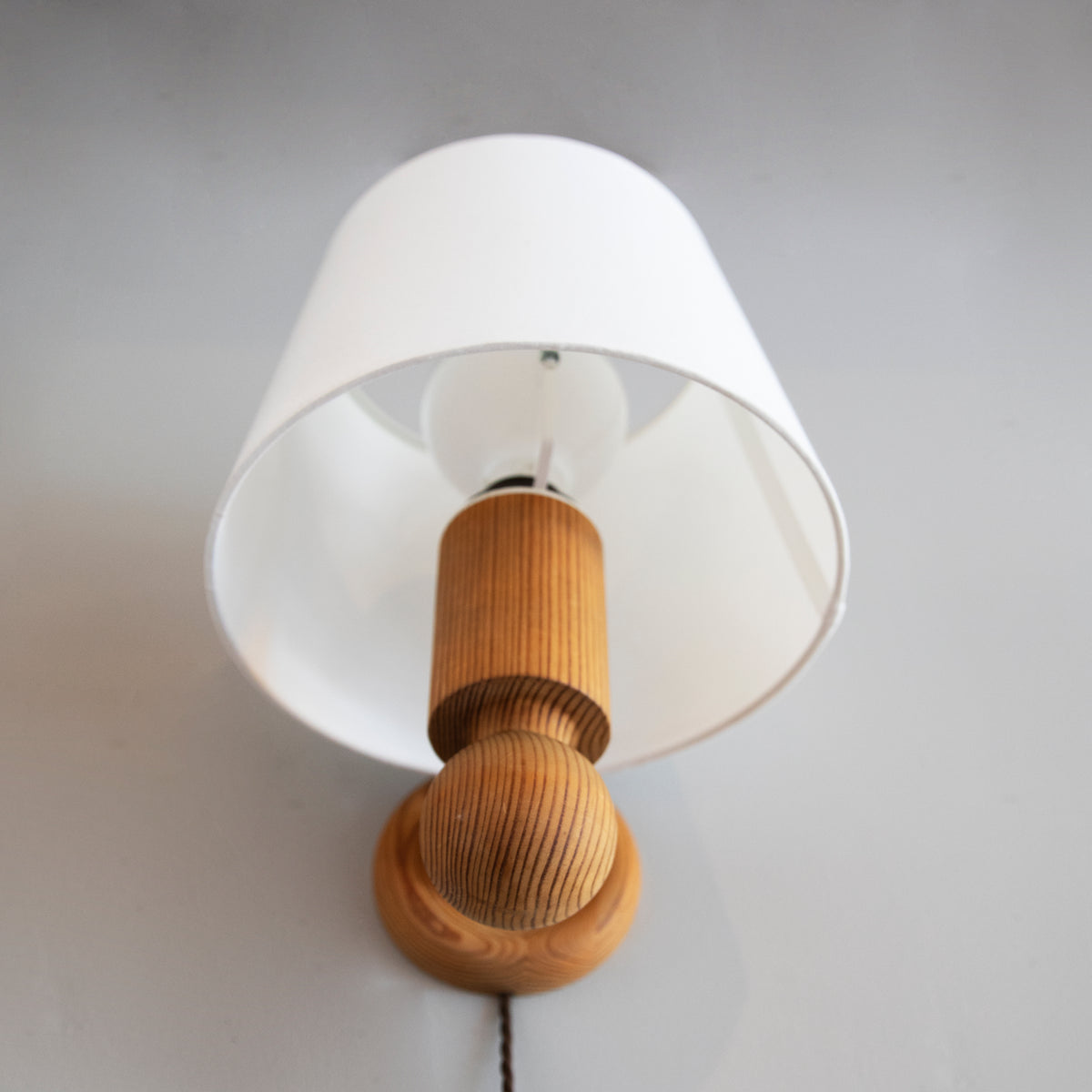 Brutalist Pine Wall Light / Uno & Östen Kristiansson, C. 1966