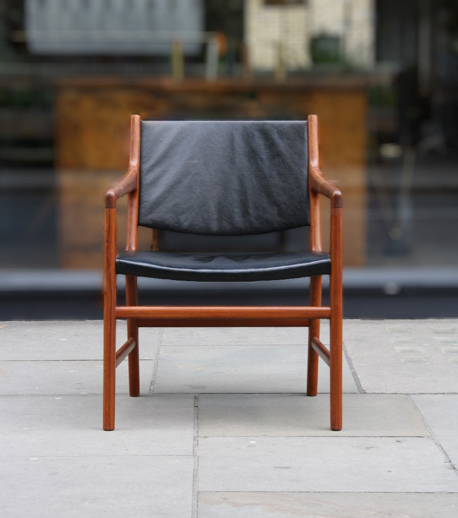 JH507 Armchair / Hans Wegner