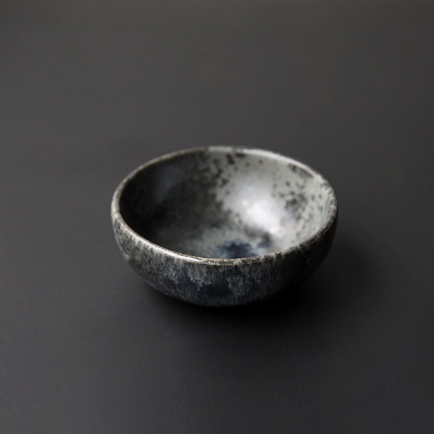 Small Bowl / Black / Shape #7, Glaze E