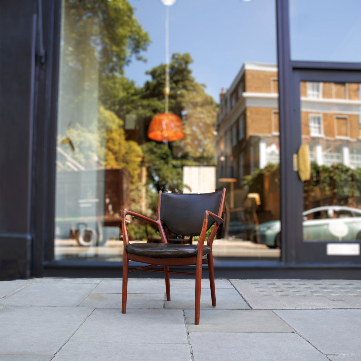 NV46 Armchair / Finn Juhl