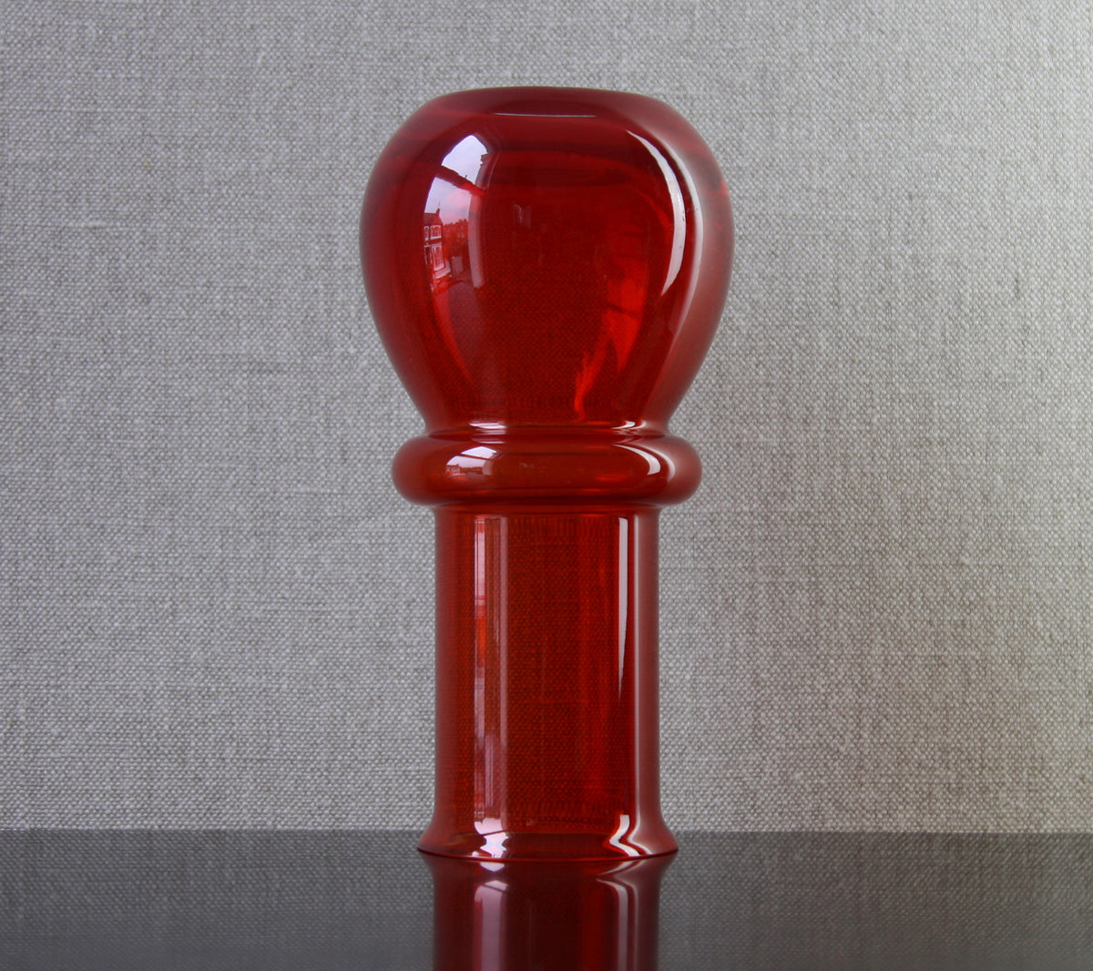 Ruby Red Model 1518 "Tuulikki" Vase / Tamara Aladin, 1971