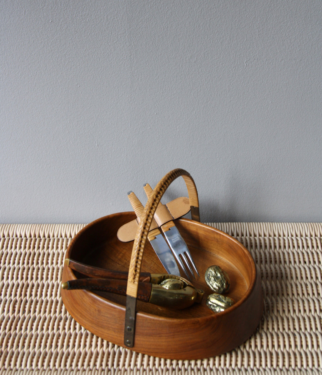 Nut Bowl / Carl Auböck