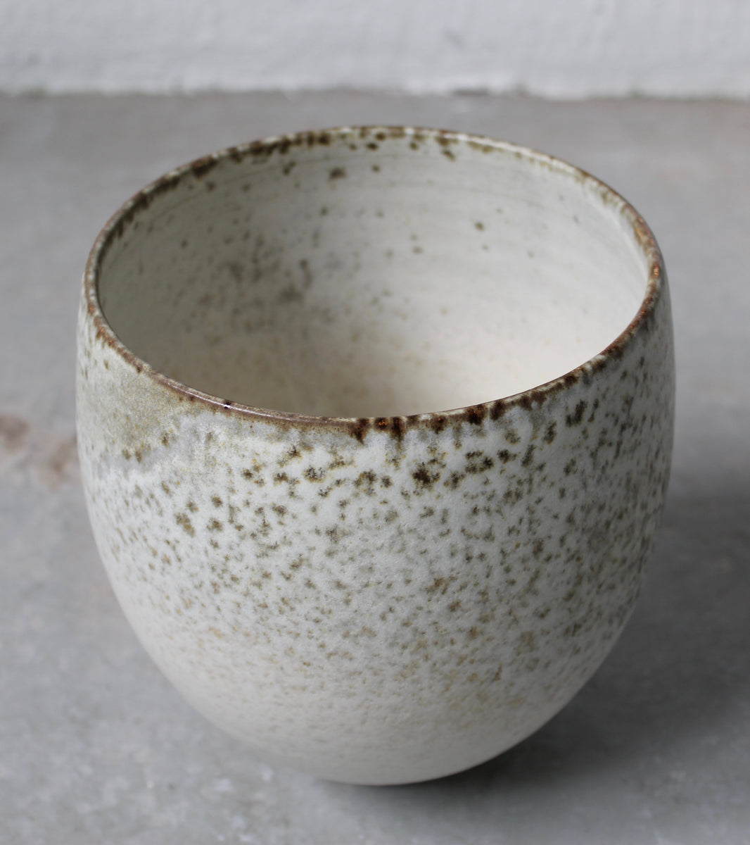 Bonshō Bell Shaped Planter / Fawn Glaze