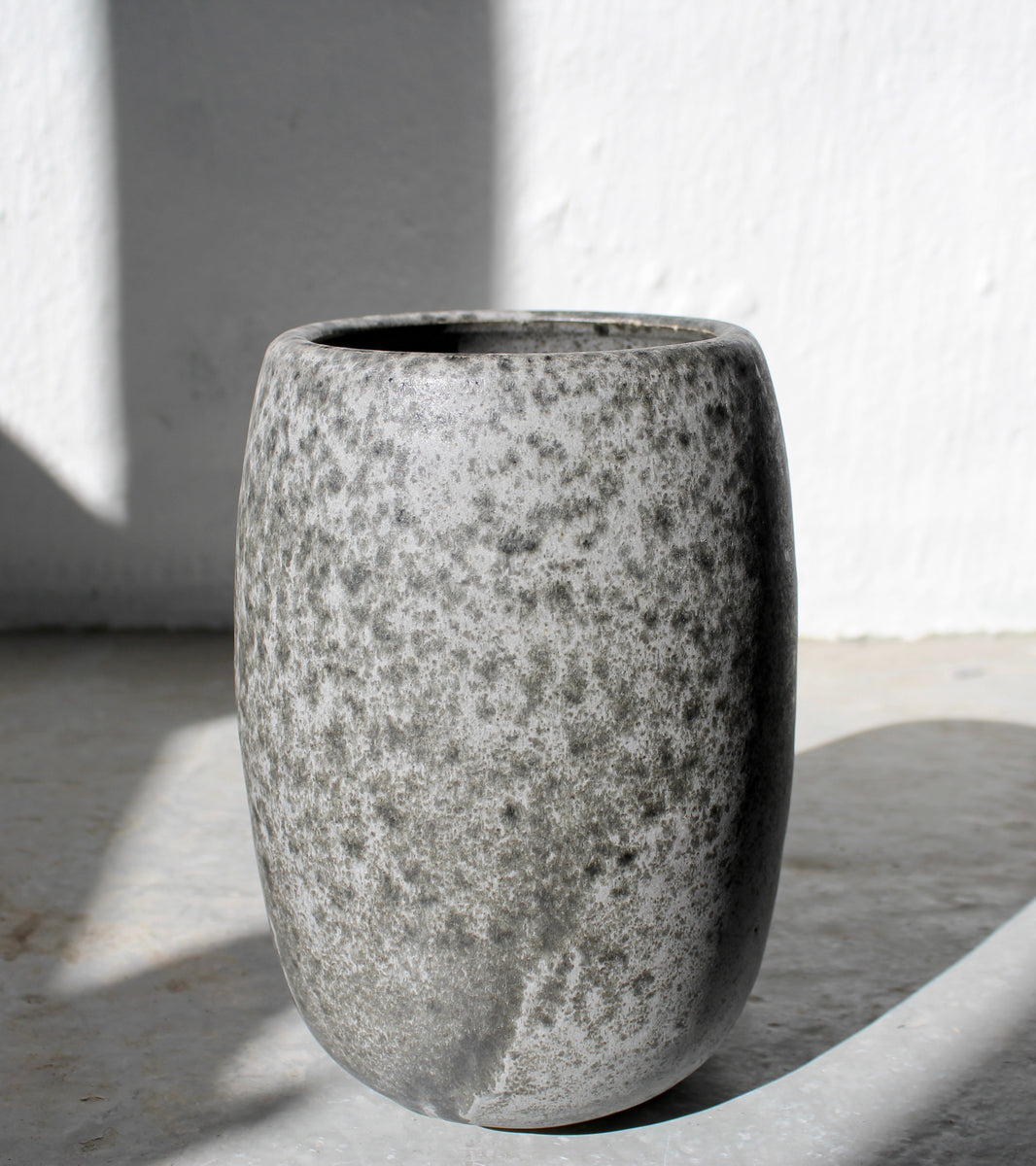 Barrel Shaped Vase / Grey Glaze