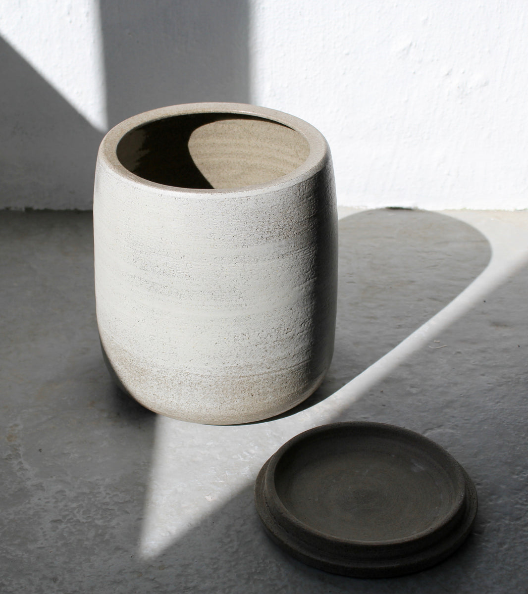 Lidded Tub <br> Chamotte Clay, Clear Glaze