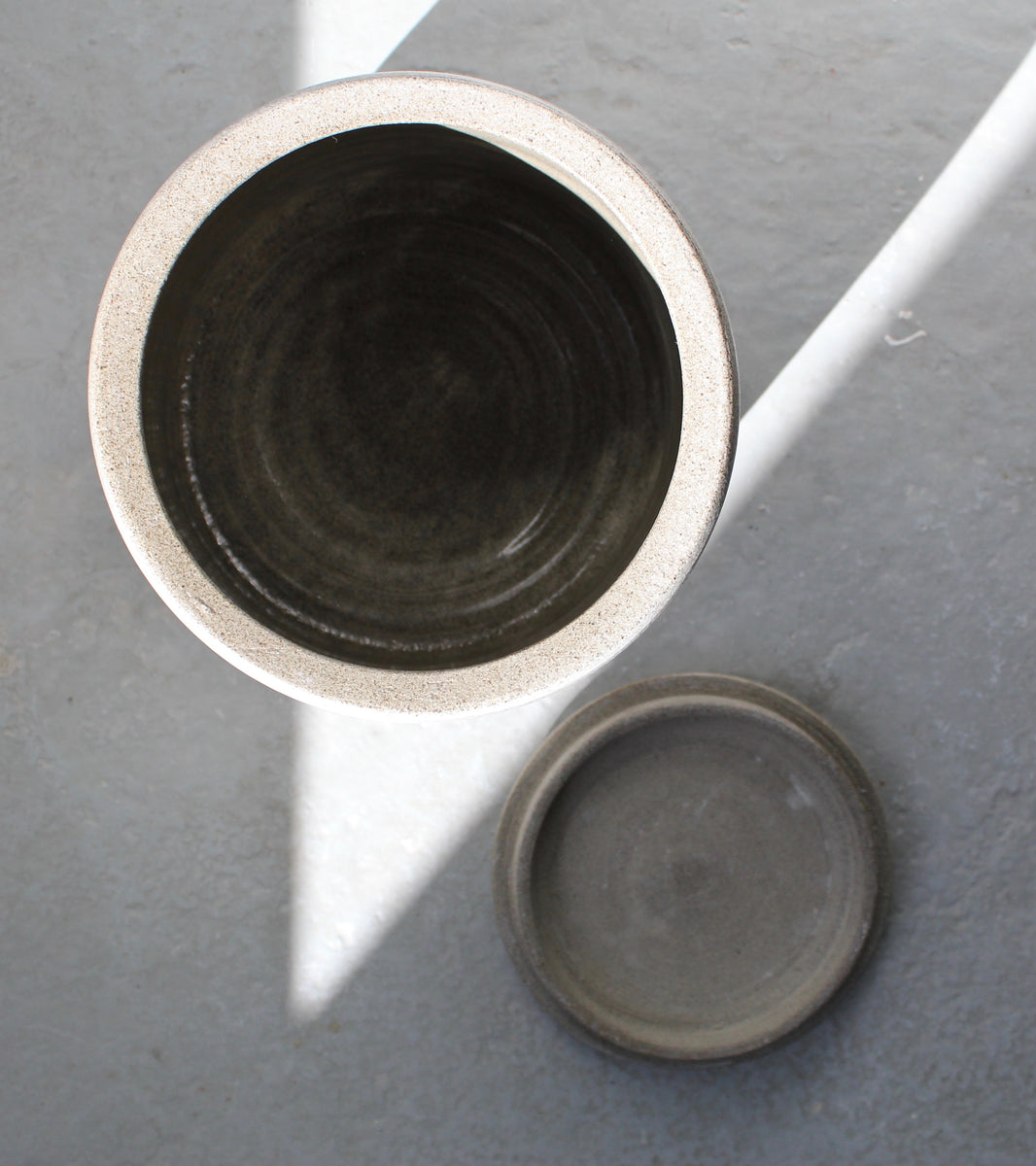 Lidded Tub <br> Chamotte Clay, Clear Glaze