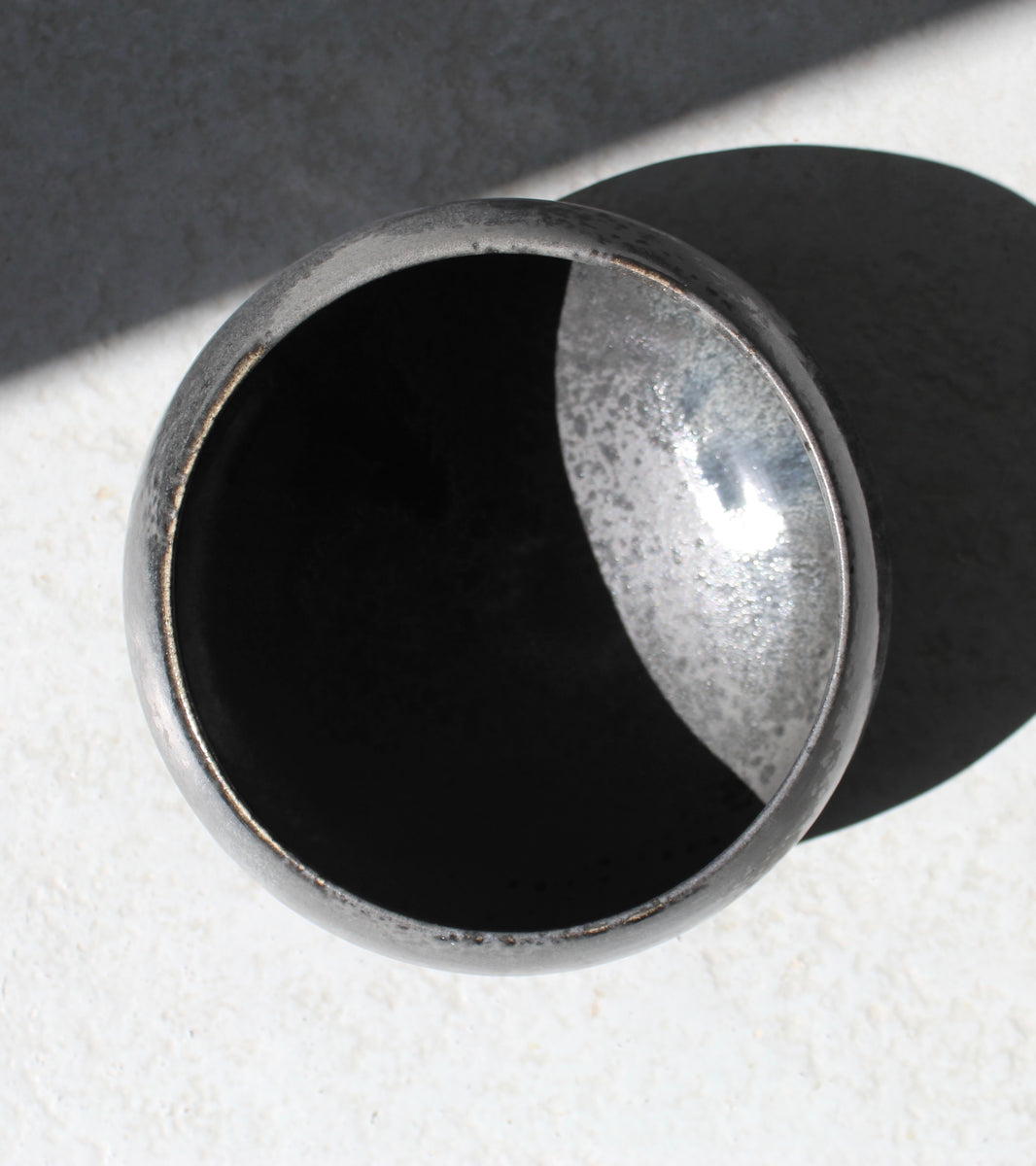 Cauldron Shaped Bowl / Black & Blue Glaze