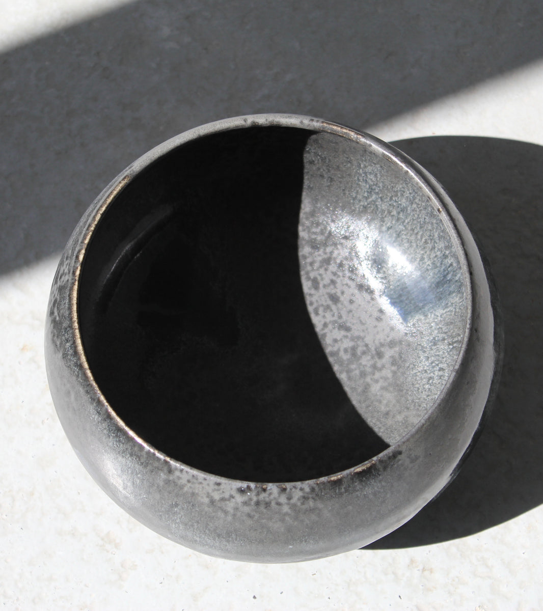 Cauldron Shaped Bowl / Black & Blue Glaze