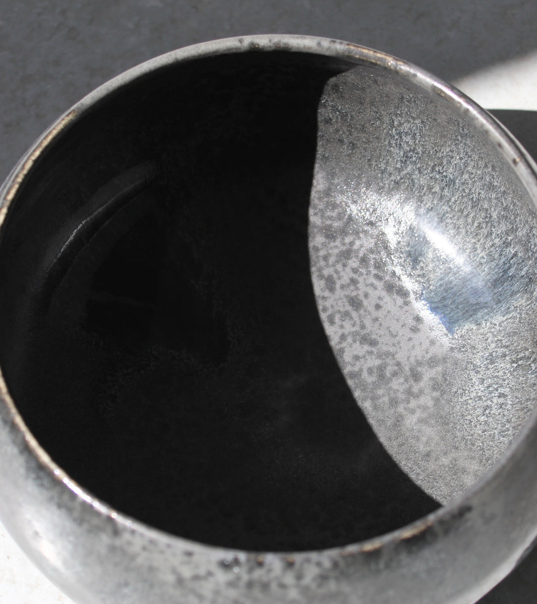 Cauldron Shaped Bowl / Black & Blue Glaze