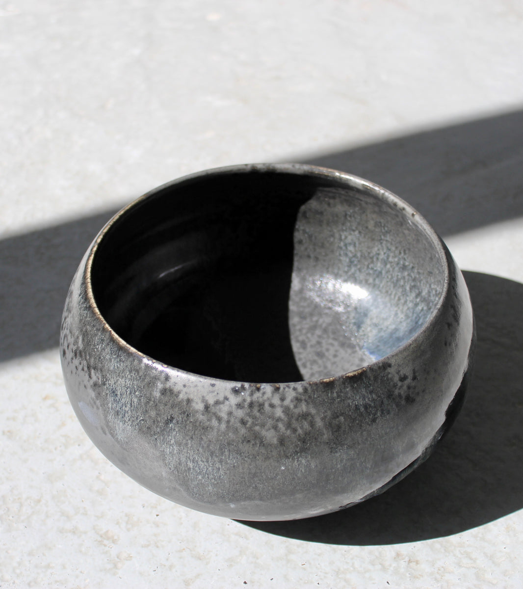 Cauldron Shaped Bowl / Black & Blue Glaze