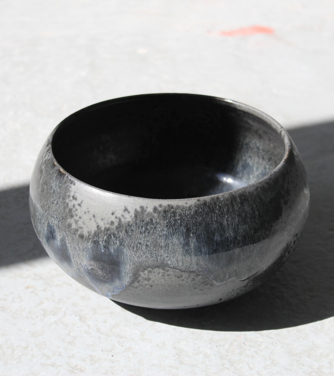 Cauldron Shaped Bowl / Black & Blue Glaze