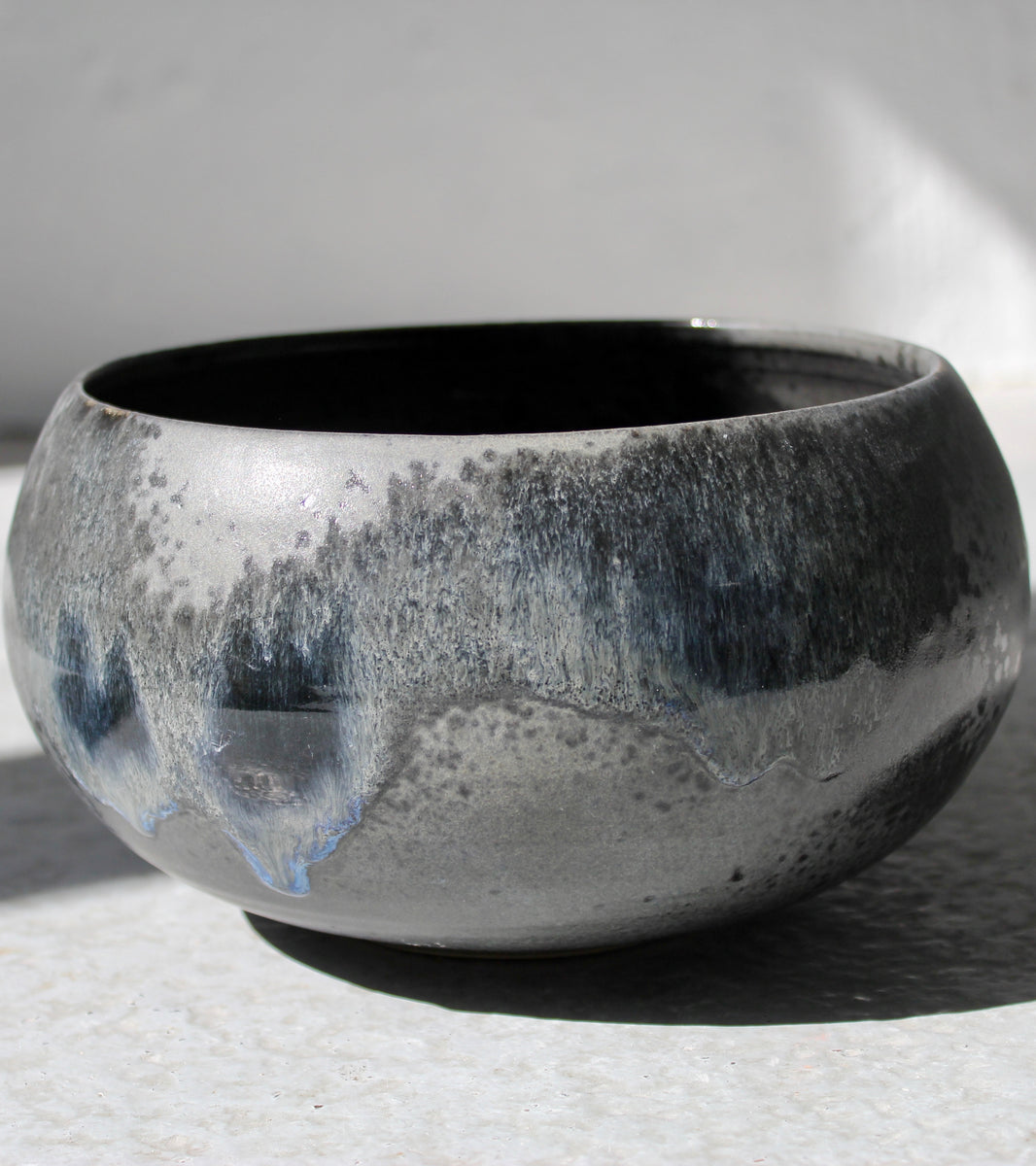 Cauldron Shaped Bowl / Black & Blue Glaze