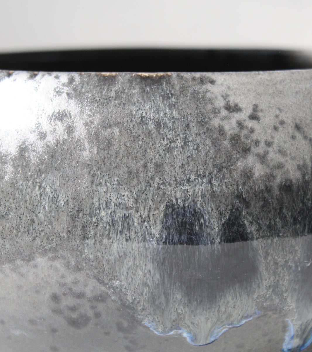 Cauldron Shaped Bowl / Black & Blue Glaze