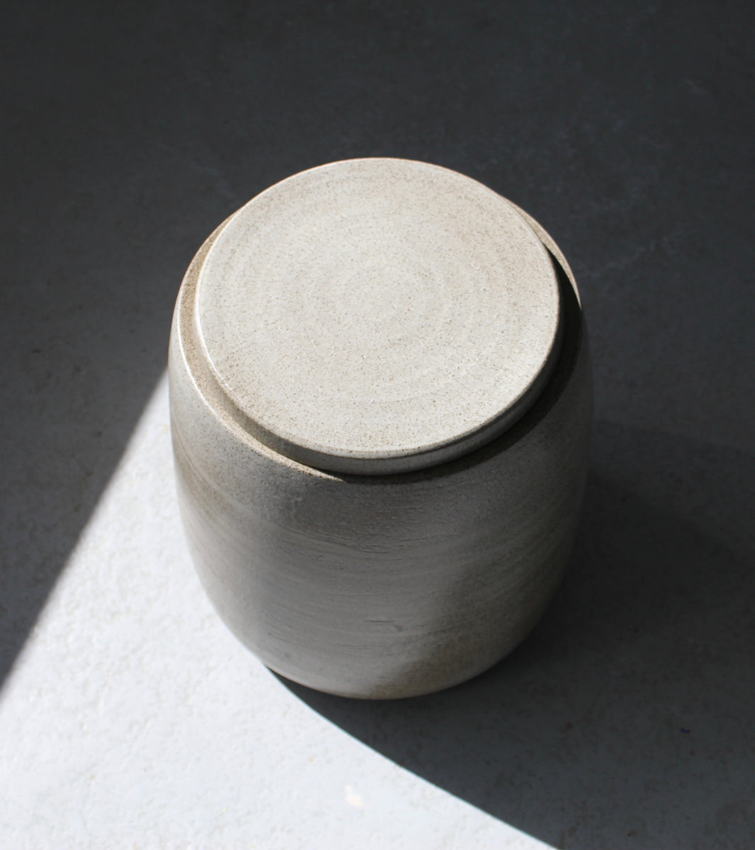Large Lidded Tub <br> Chamotte Clay, Clear Glaze