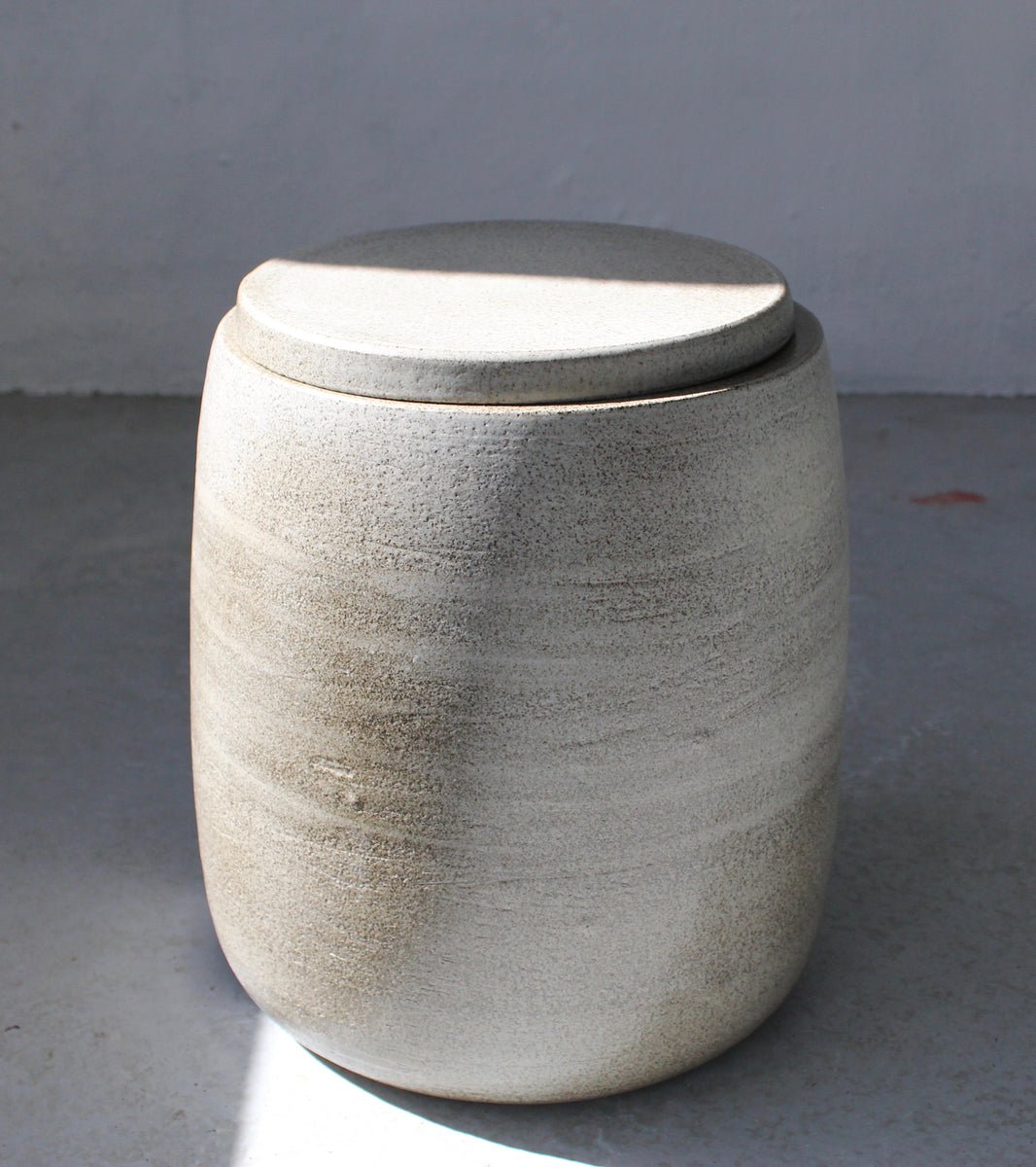 Large Lidded Tub <br> Chamotte Clay, Clear Glaze