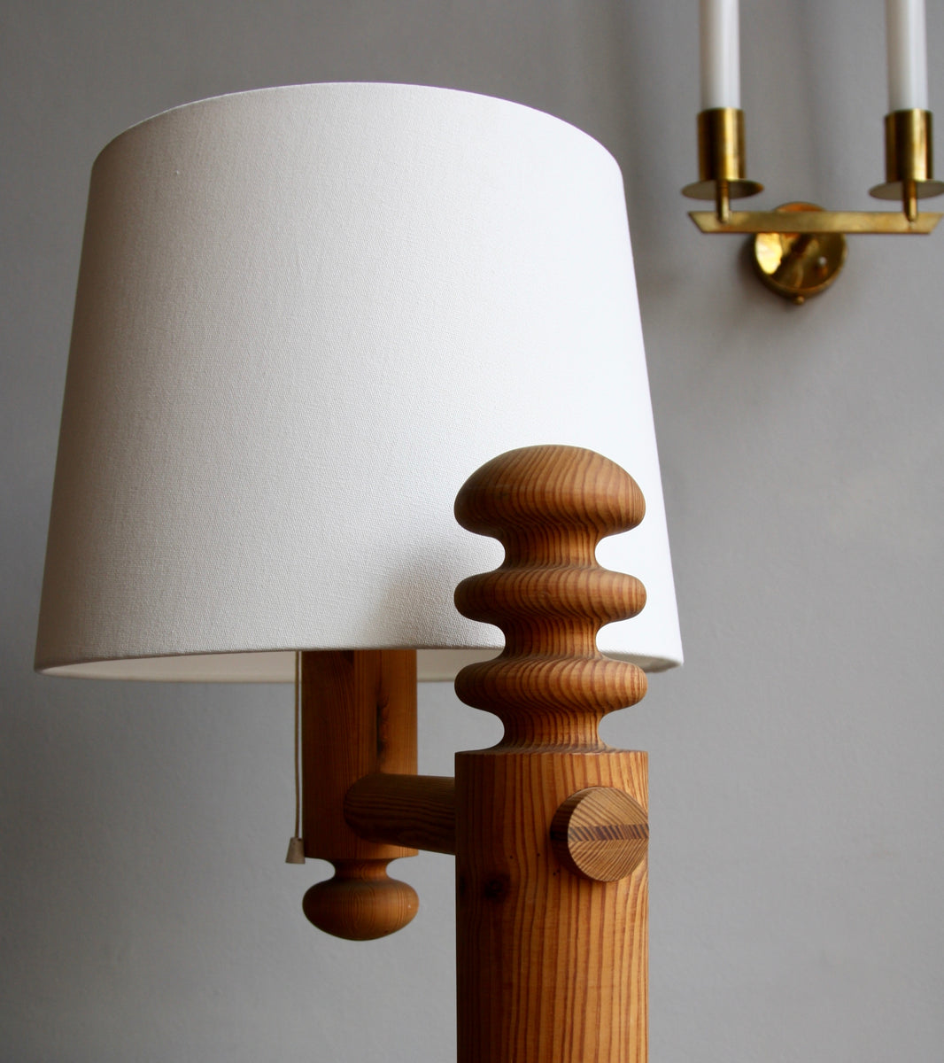 Brutalist Pine Floor Light / Uno & Östen Kristiansson