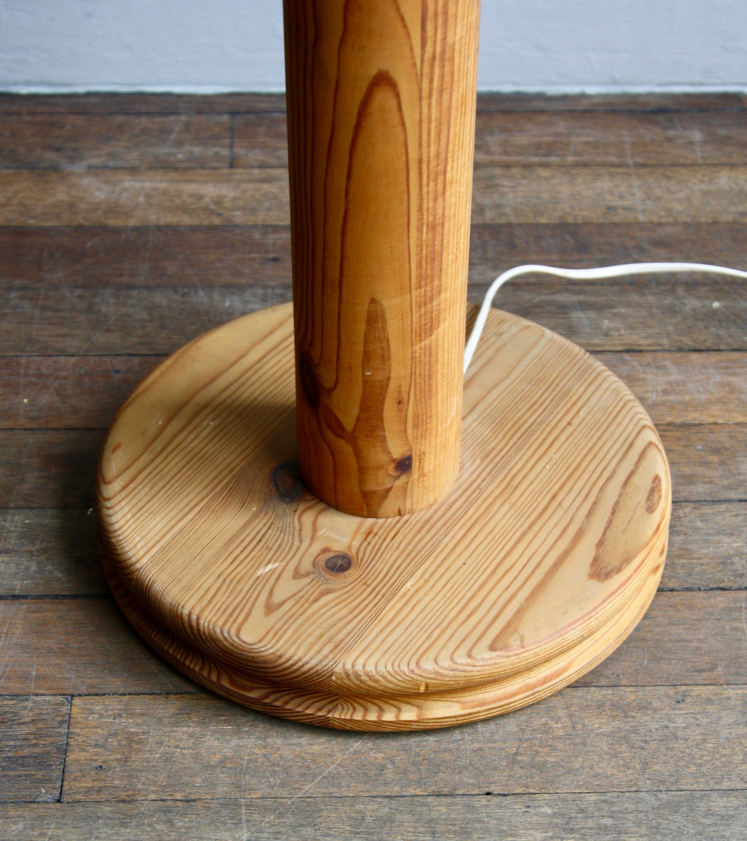 Brutalist Pine Floor Light / Uno & Östen Kristiansson