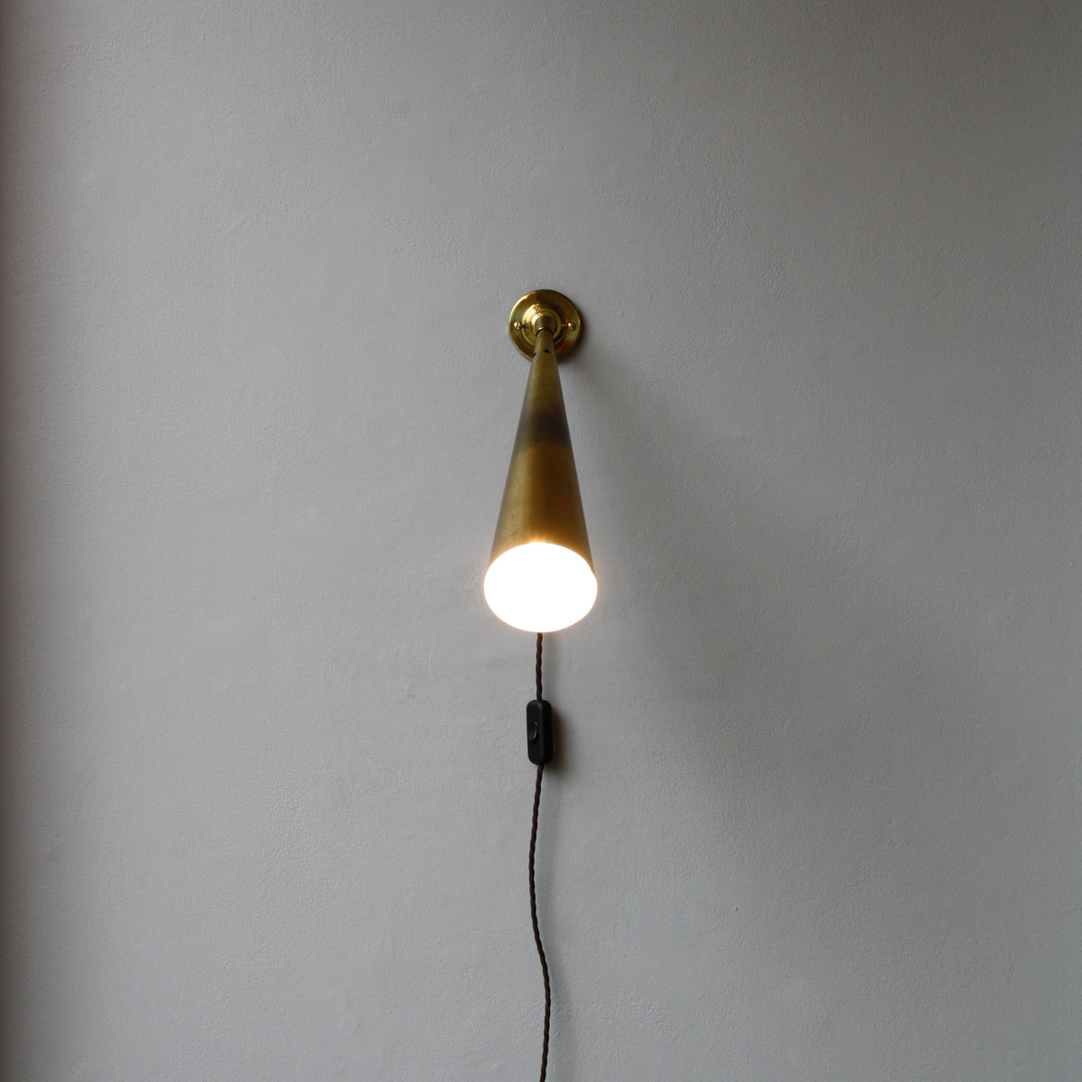 Conical Brass Wall Light / England , Circa 1950