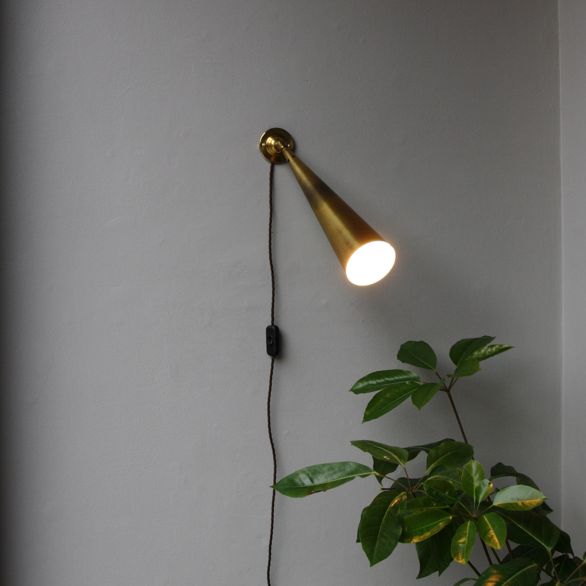 Conical Brass Wall Light / England , Circa 1950