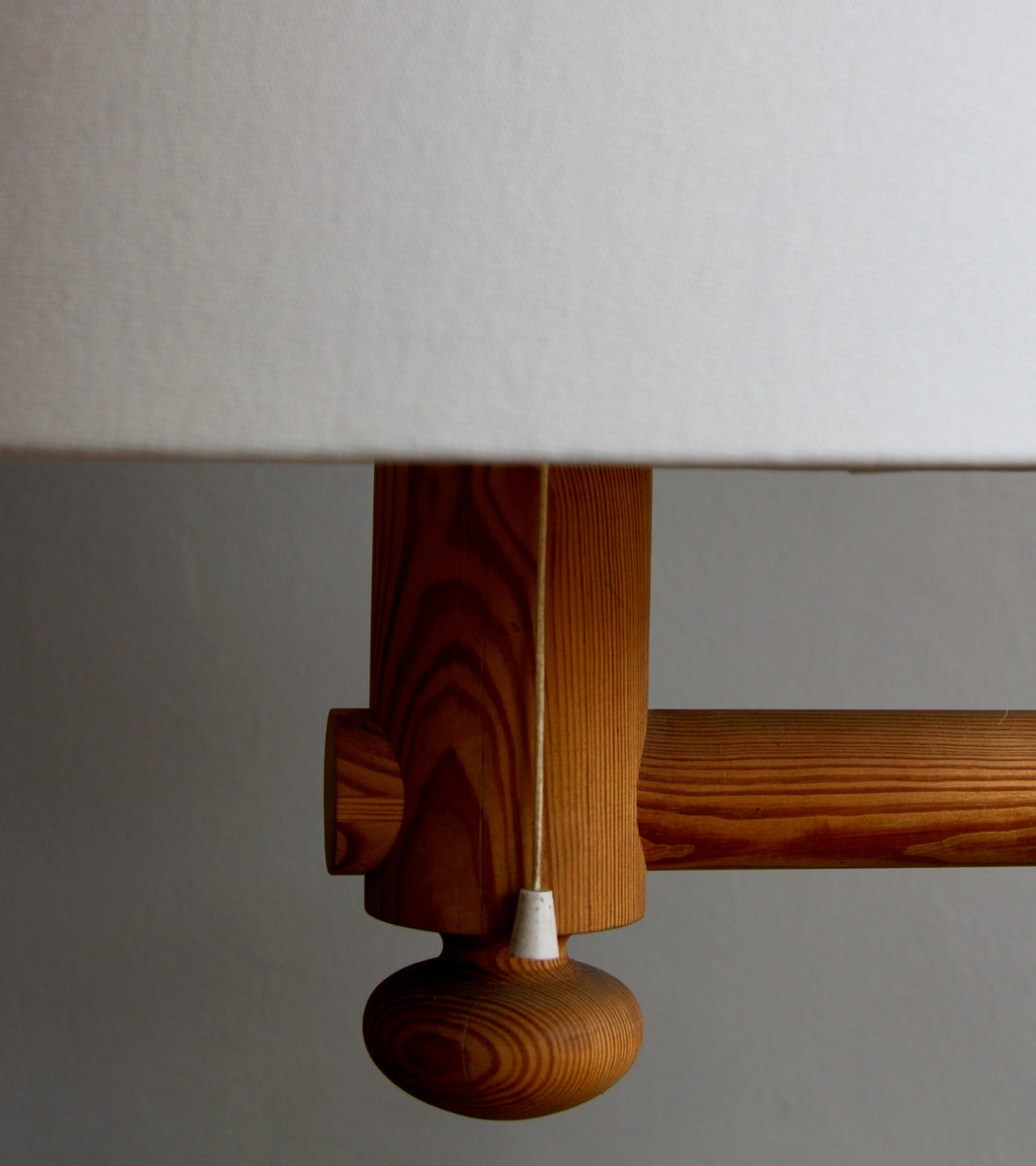 Brutalist Pine Floor Light / Uno & Östen Kristiansson