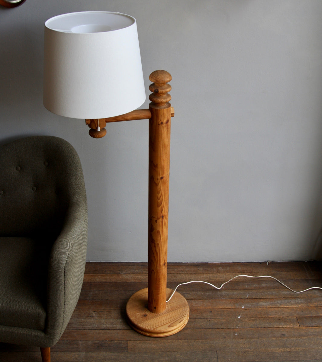 Brutalist Pine Floor Light / Uno & Östen Kristiansson