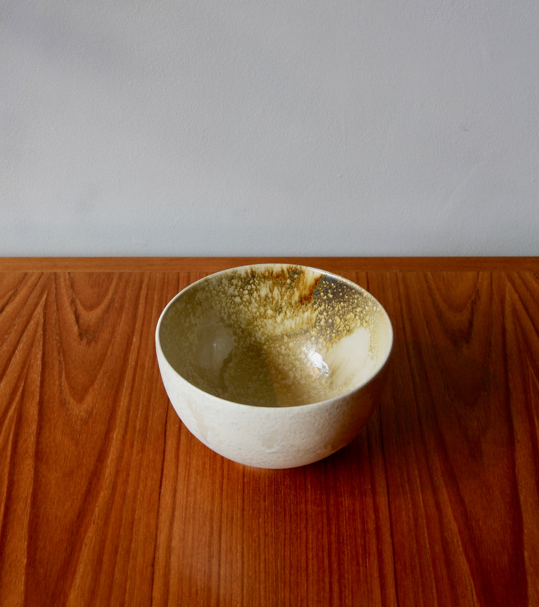 Large Deep Bowl / White & Yellow / Shape #12, Glaze C