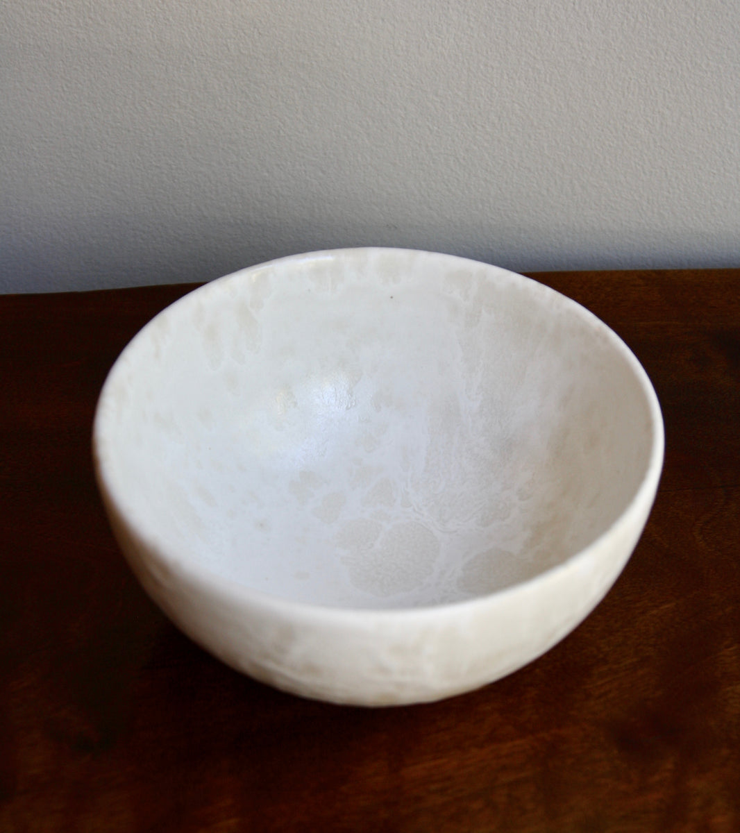 Medium Deep Bowl / Ivory / Shape #10, Glaze I