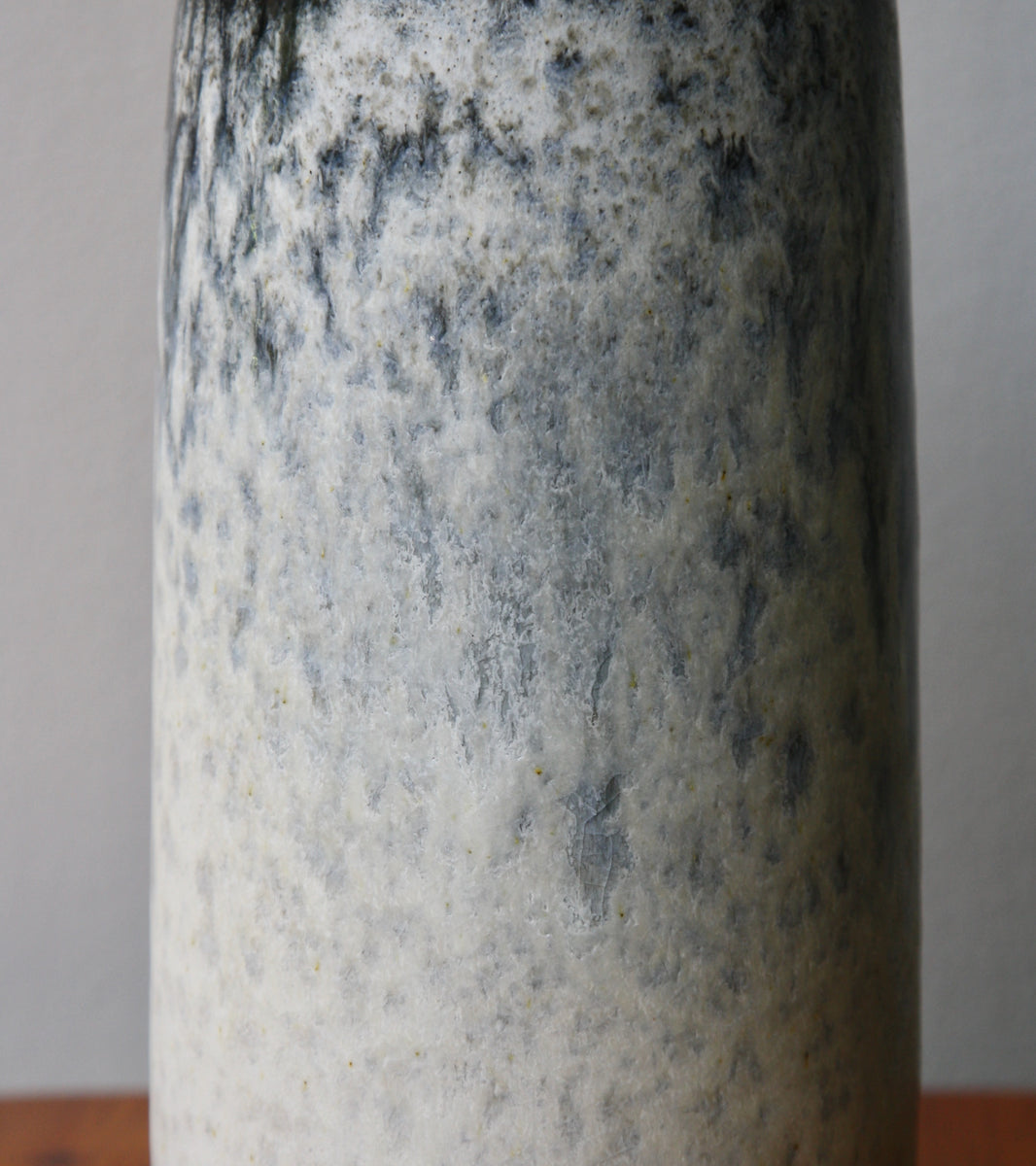 Brush Pot Vase / White & Blue Glaze