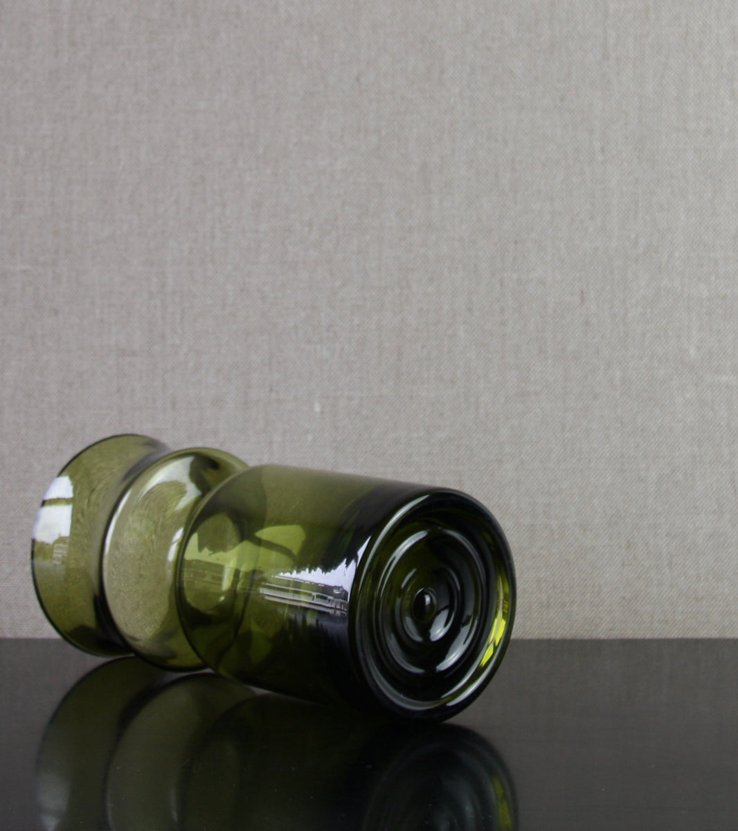 Olive Green Model 1477 "Ruusu" (Rose) Vase / Tamara Aladin, 1966