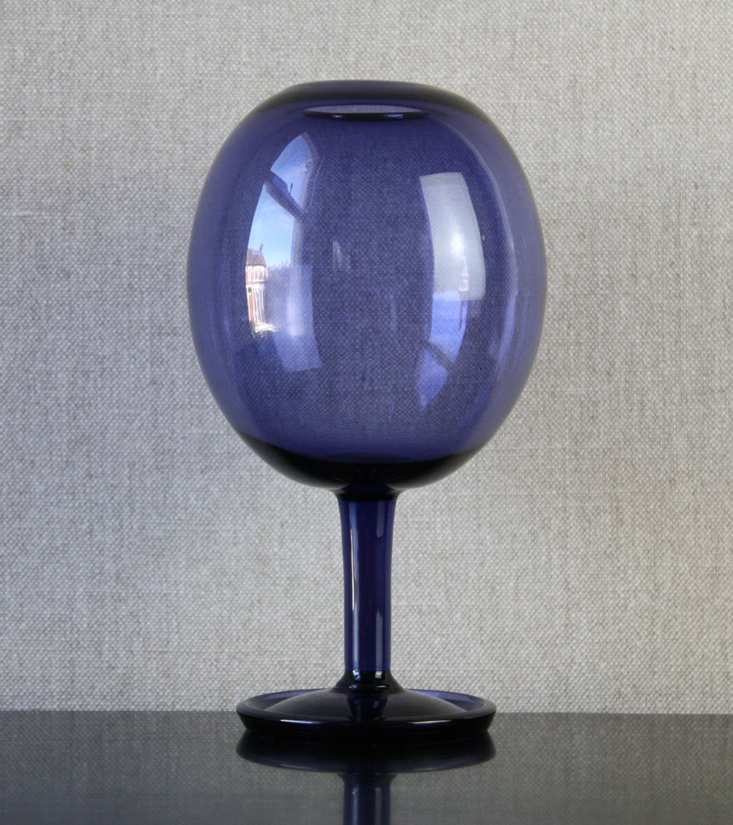 Purple "Ilmapallo" (Balloon) Vase / Nanny Still, 1961