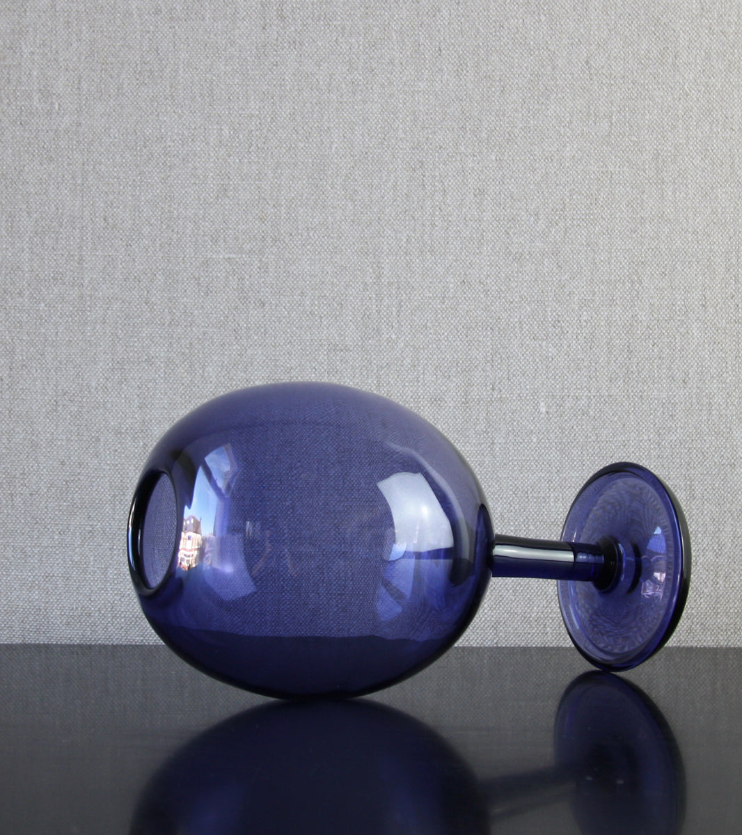 Purple "Ilmapallo" (Balloon) Vase / Nanny Still, 1961