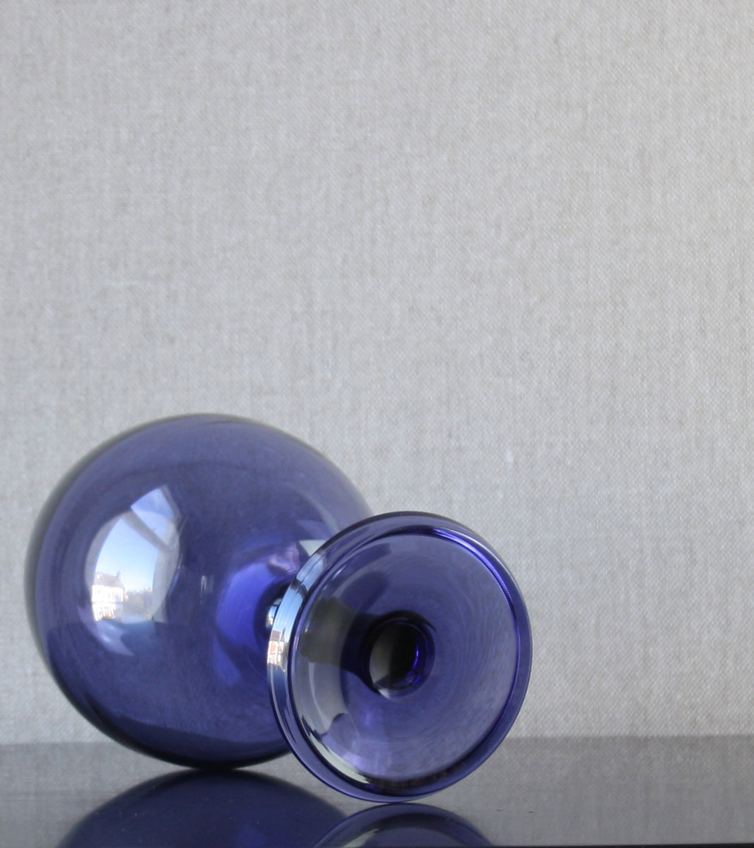 Purple "Ilmapallo" (Balloon) Vase / Nanny Still, 1961