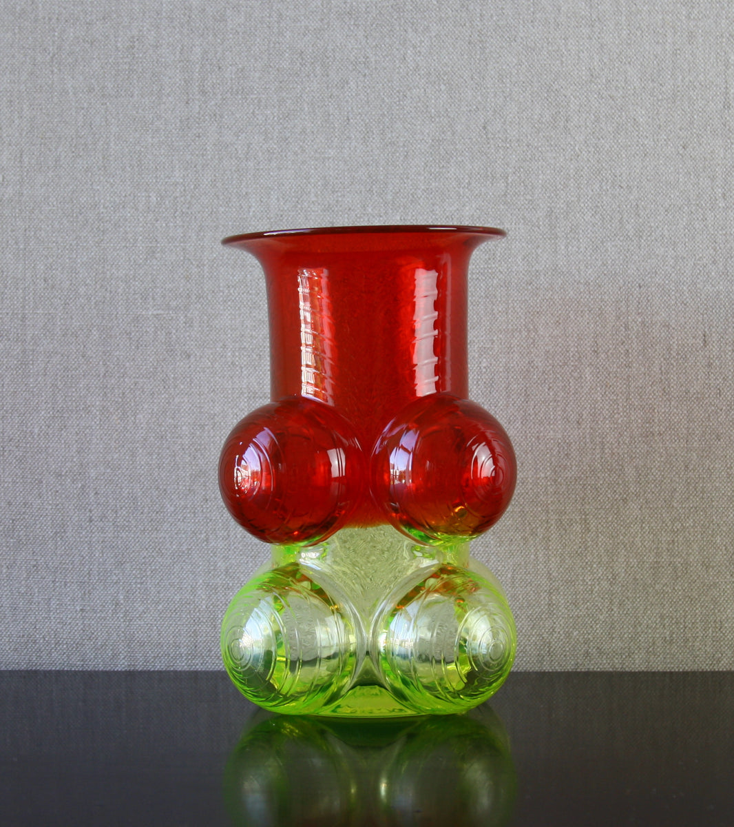 Ruby Red & Uranium Model 1301 "Pajazzo" Vase / Nanny Still, 1970
