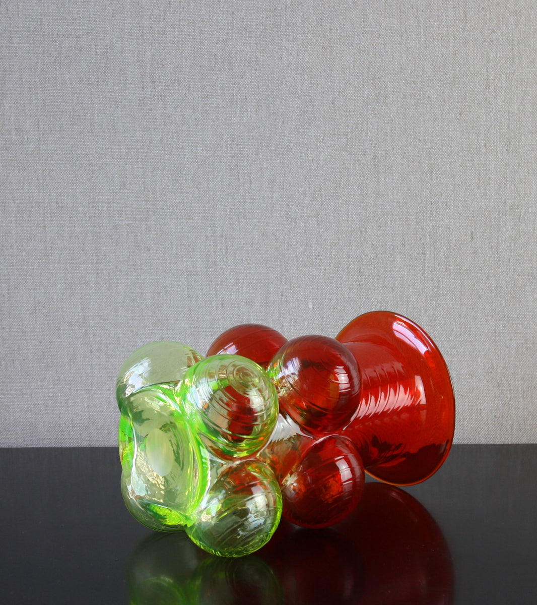 Ruby Red & Uranium Model 1301 "Pajazzo" Vase / Nanny Still, 1970