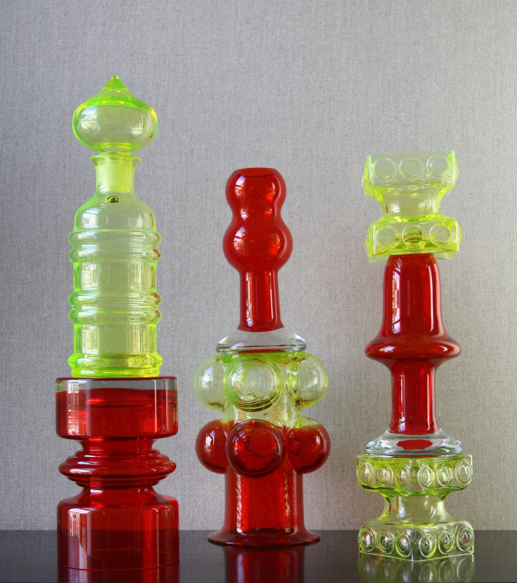 Ruby Red & Uranium Model 1301 "Pajazzo" Vase / Nanny Still, 1970