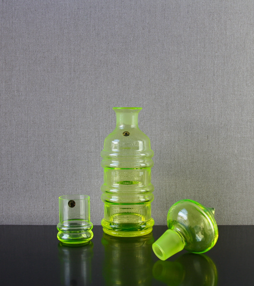 Uranium "Sulttaani" (Sultan) Decanter & 6 Glasses [Model 1774 & 1627] / Nanny Still, 1967