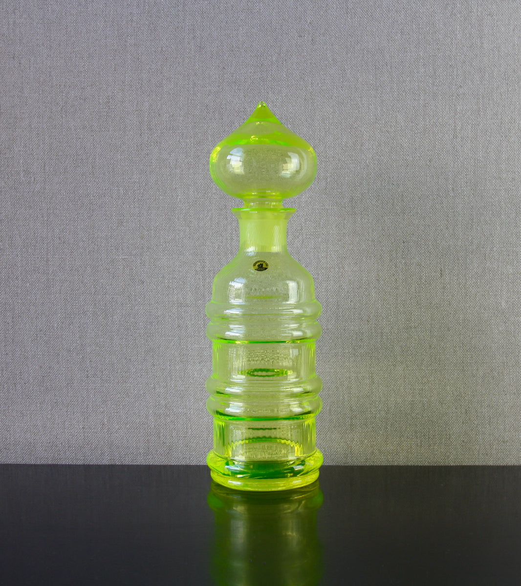 Uranium "Sulttaani" (Sultan) Decanter & 6 Glasses [Model 1774 & 1627] / Nanny Still, 1967