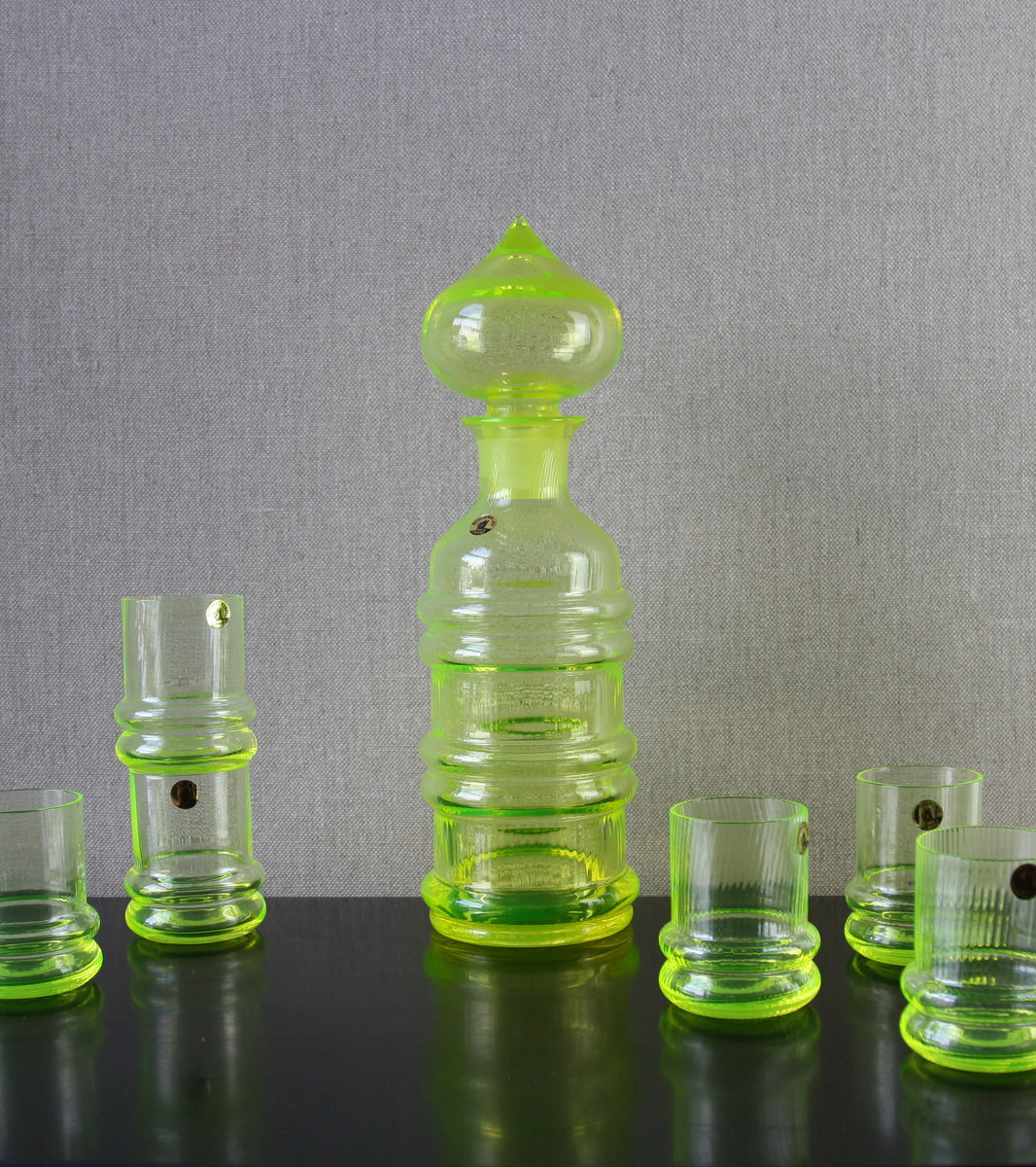 Uranium "Sulttaani" (Sultan) Decanter & 6 Glasses [Model 1774 & 1627] / Nanny Still, 1967