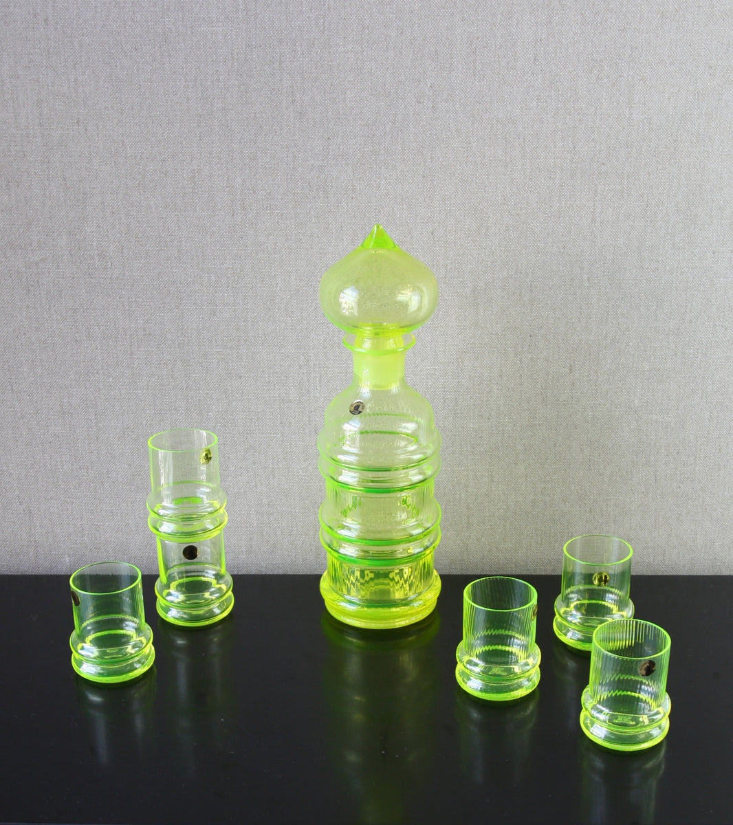Uranium "Sulttaani" (Sultan) Decanter & 6 Glasses [Model 1774 & 1627] / Nanny Still, 1967