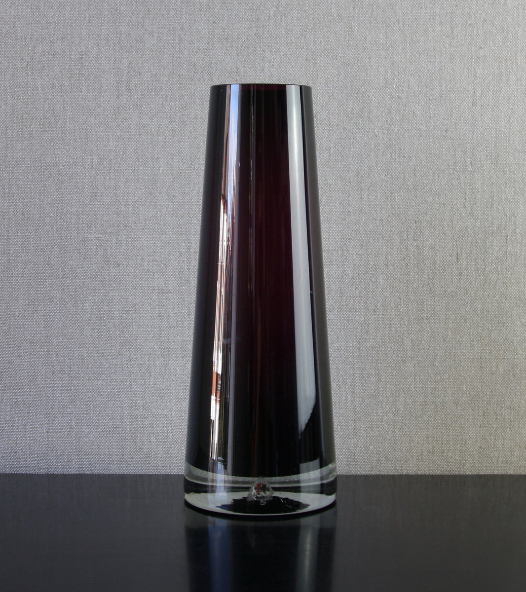 Aubergine Model 1374 Vase / Tamara Aladin, C. 1965