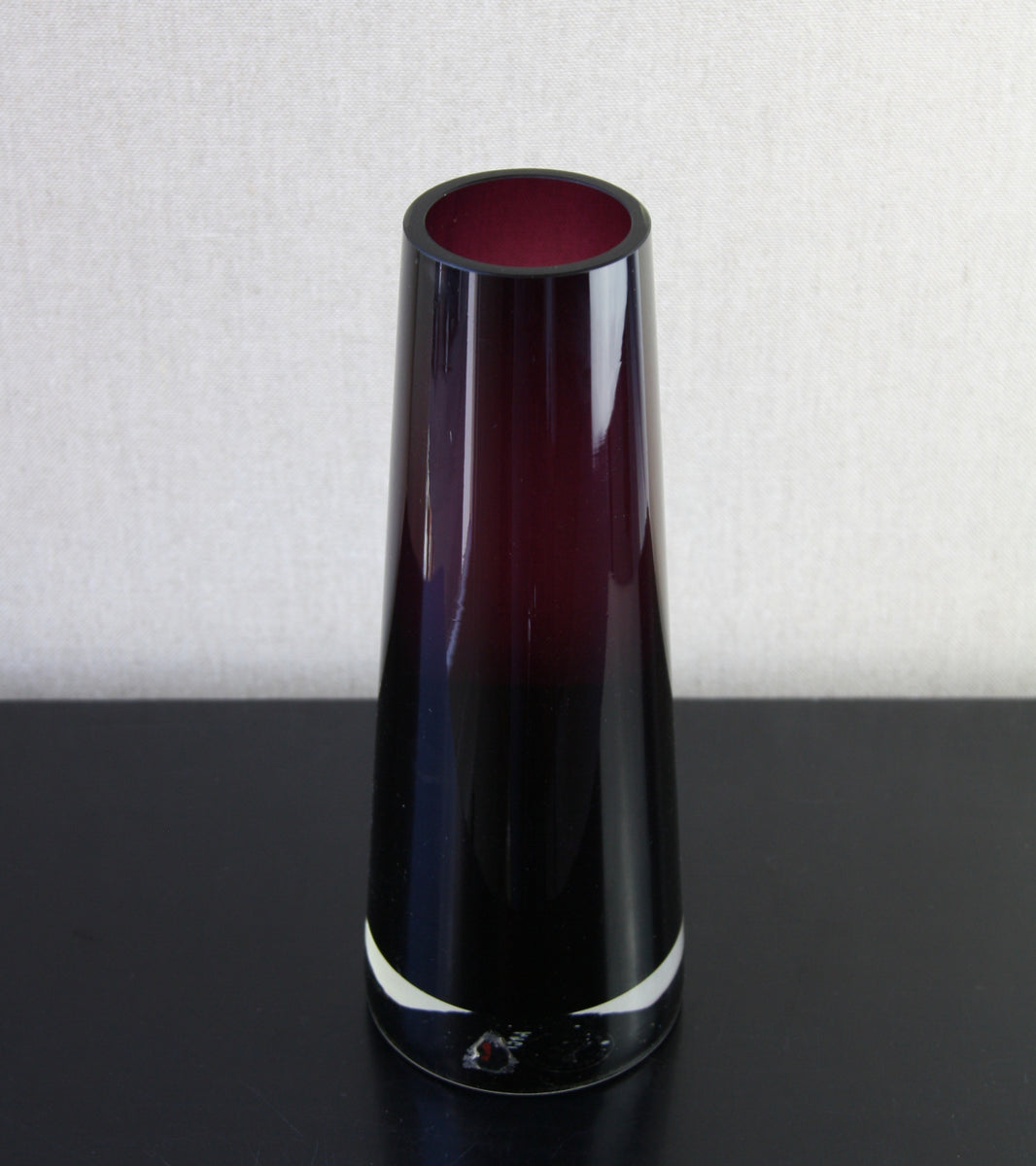 Aubergine Model 1374 Vase / Tamara Aladin, C. 1965