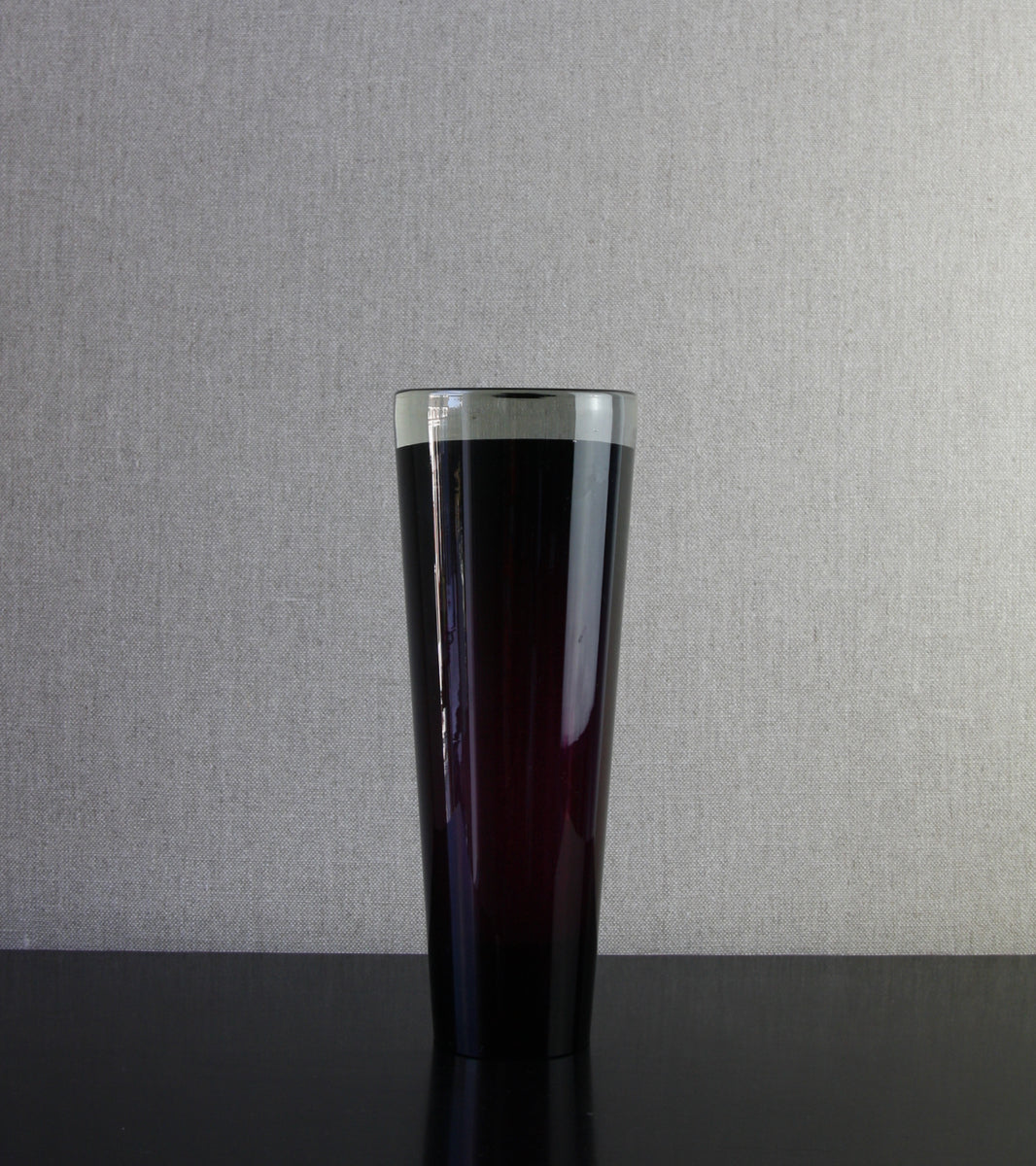 Aubergine Model 1374 Vase / Tamara Aladin, C. 1965