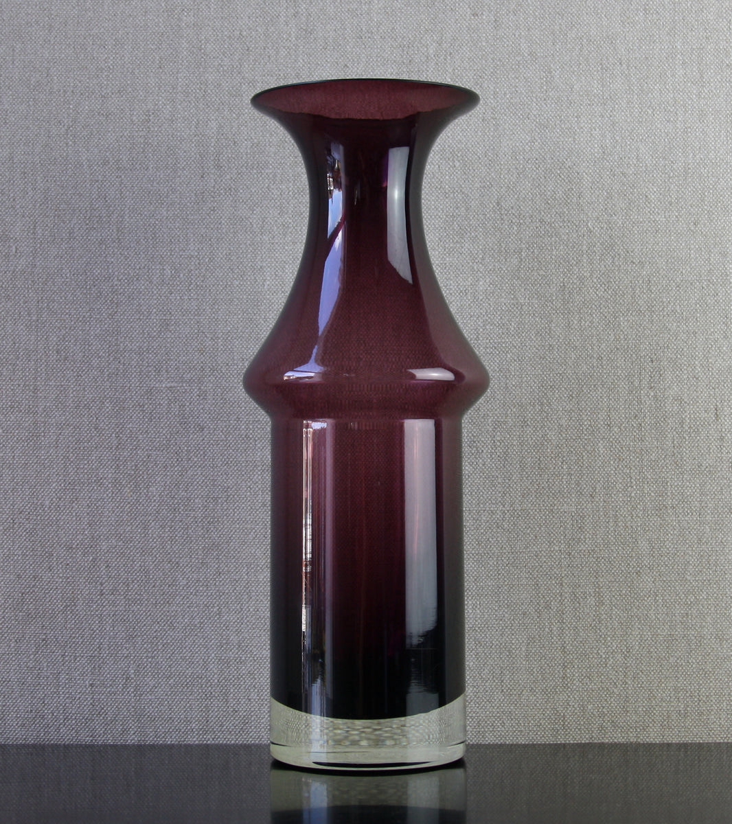 Aubergine Model 1463 Vase / Tamara Aladin, 1965