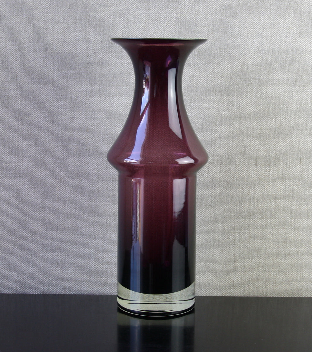 Aubergine Model 1463 Vase / Tamara Aladin, 1965